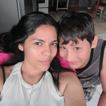 Canguro en Zaragoza: Dina Torres