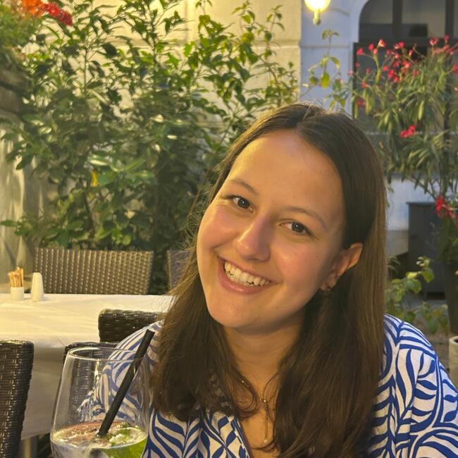 Babysitter in Sydney: Elisabeth-Marie