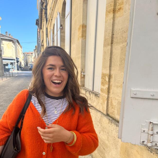 Babysitter in Libourne: Meline