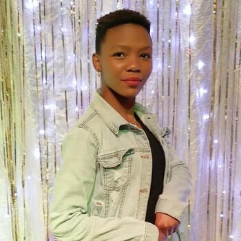 Babysitter in Centurion: Maureen