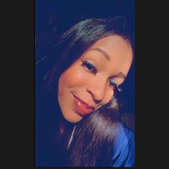 Babysitter in Cidade Ocidental: Mary