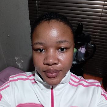 Babysitter in Kempton Park: Alice