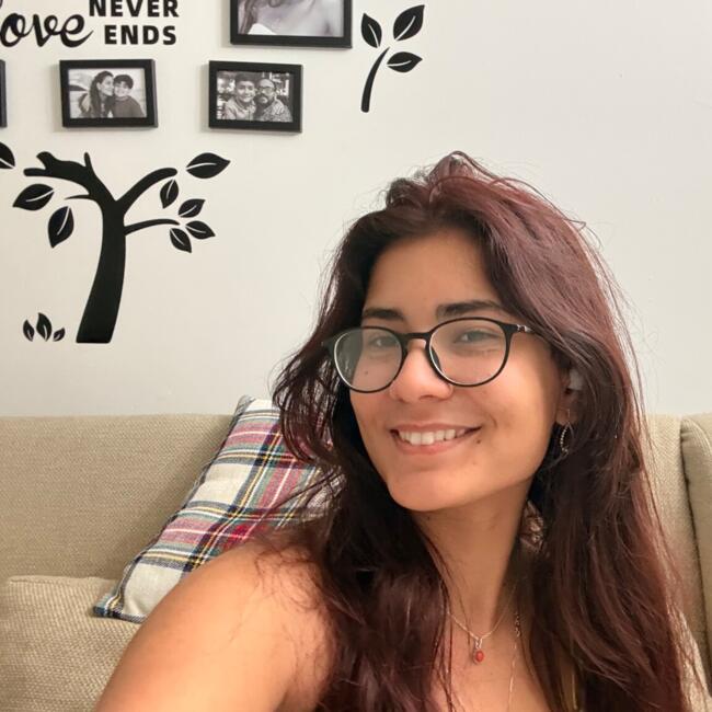 Babysitter in Miami: Isabela