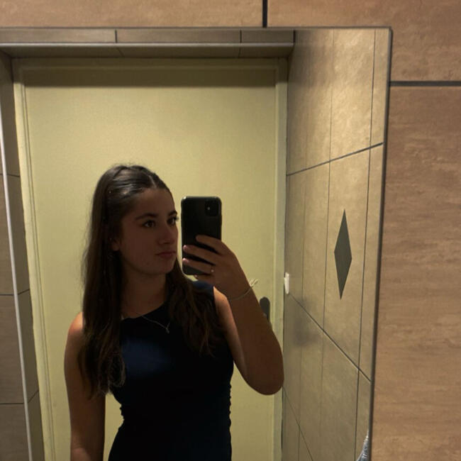 Babysitter in Pessac: Cloé