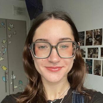 Babysitter in Galway: Rebecca