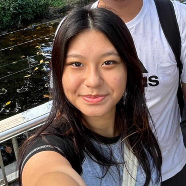 Babysitter in Singapore: Megan