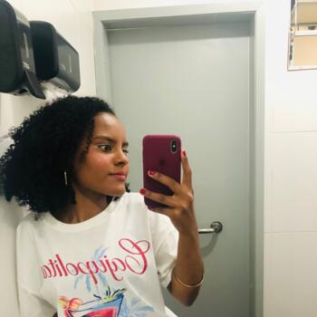 Babysitter in Santa Luzia: Islayne