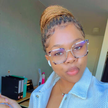 Babysitter in Palaiseau: Axelle Leslie