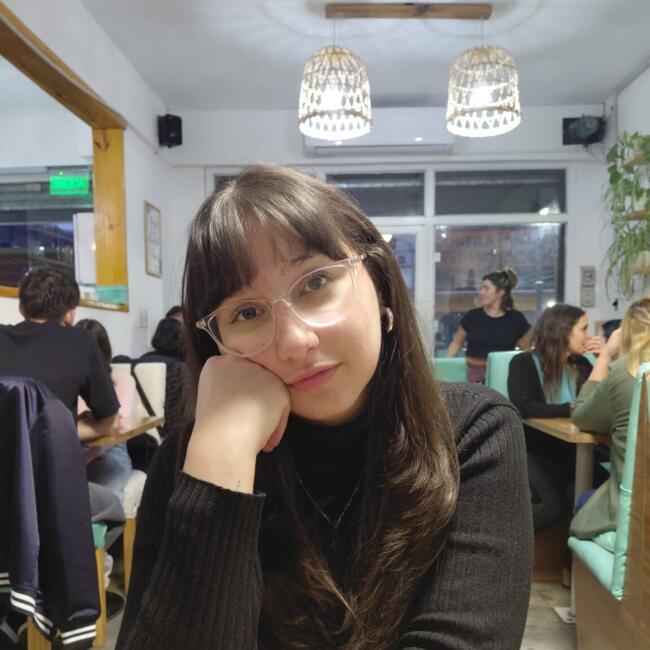 Babysitter in Vicente López: Nair