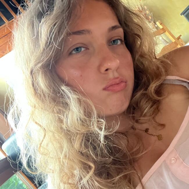 Babysitter in Lyon: Constance