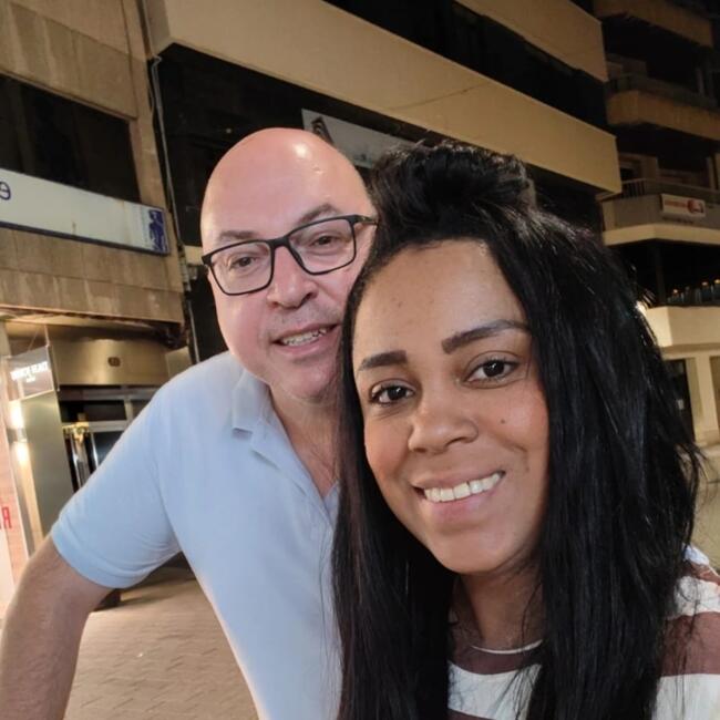 Babysitting job in Riacho Fundo I: Mara