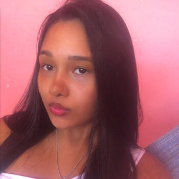 Babysitter in Salvador: Isabelle