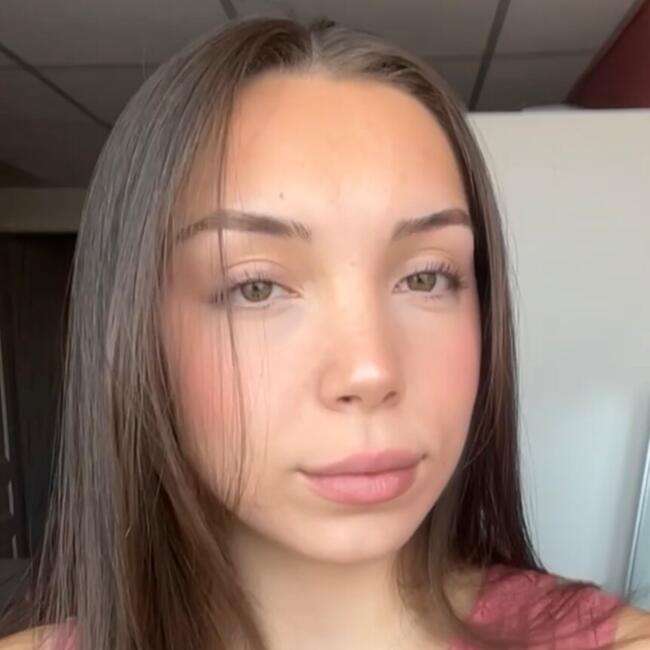 Baby-sitter in Hénin-Beaumont: Alyssa