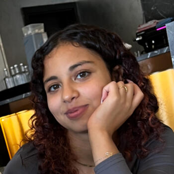 Babysitter a Paderno Dugnano: Aya