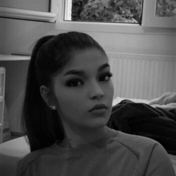 Baby-sitter Ornex: Lamia