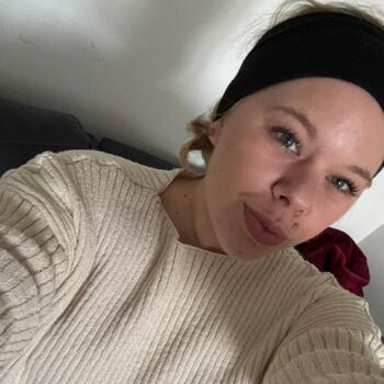 Babysitter Jouy-le-Moutier: Crystale