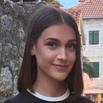 Baby-sitter à Fargues-Saint-Hilaire: Camille