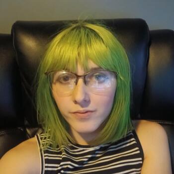 Babysitter in Daisytown (Washington): Kate