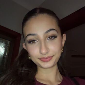 Babysitter Sydney: Theresa joy