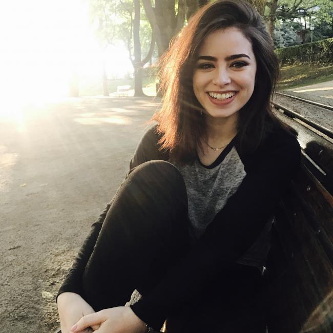 Babysitter in Woluwe-Saint-Lambert: Mongia