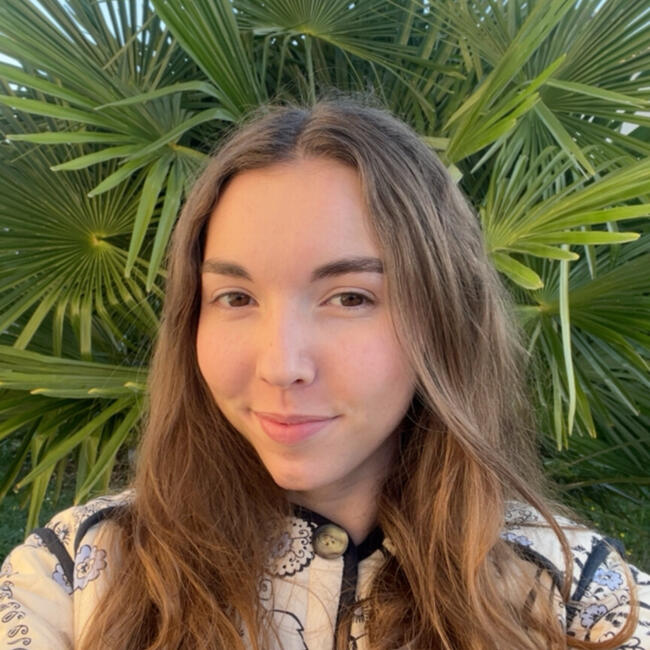 Babysitter in Ouges: Maya