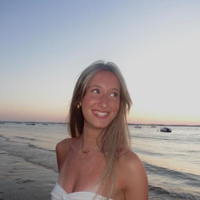 Babysitter in Paris: Lana