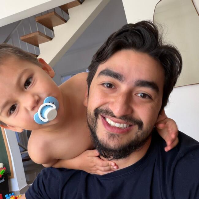 Emprego de babá em Paulínia: Victor Ieiri