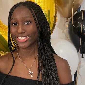 Babysitter in Oakville: Rhea