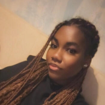 Babysitter in Fleury-les-Aubrais: Davina