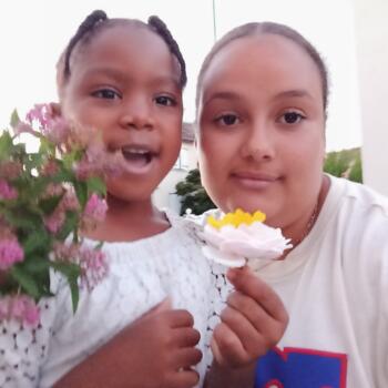 Baby-sitter in Châteauroux: Mouna