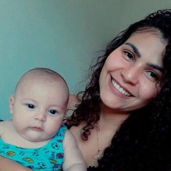 Babysitting job in Petrópolis: babysitting job Karolaine