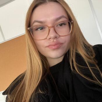 Babysitter in Villiers-sur-Marne: Lena