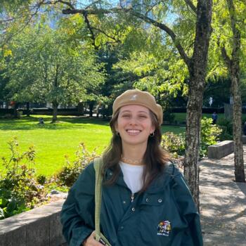 Babysitter in Burnaby: Isabella