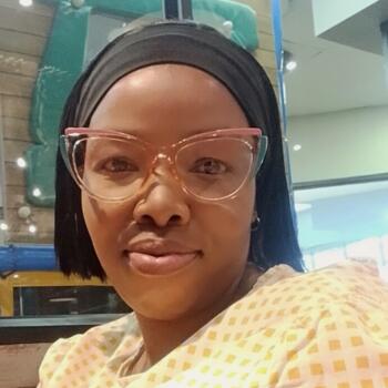 Babysitter Roodepoort: Fikile