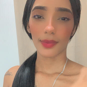 Babysitter in The Bronx: Marielis