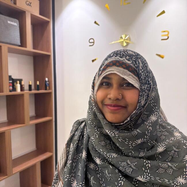 हैदराबाद में बेबीसिटिंग की नौकरी: Ayesha