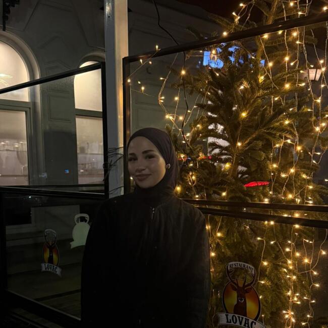 Babysitter in Wien: Zeynep Sara