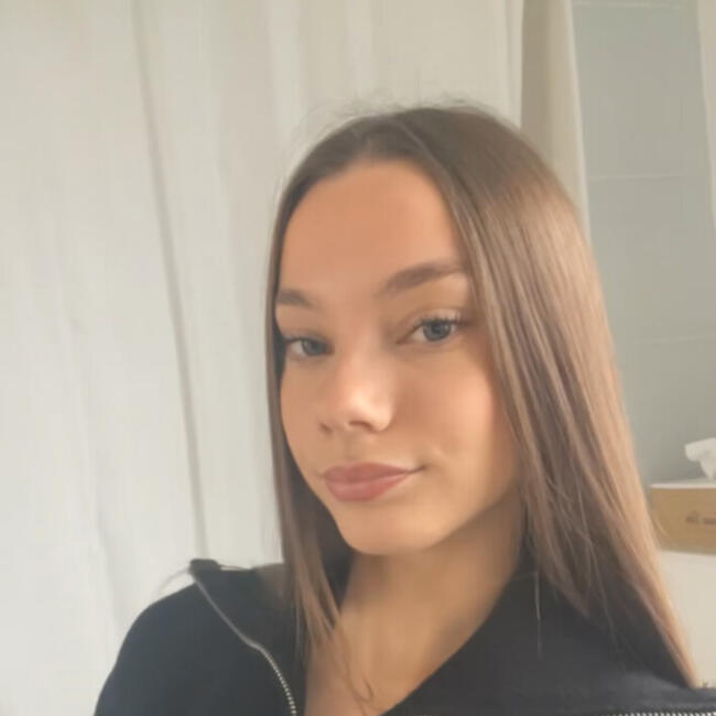 Babysitter in Moulins-lès-Metz: Emma