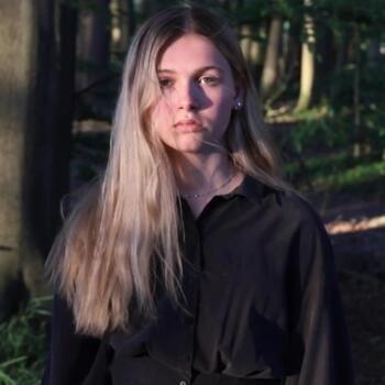 Babysitter in Denderwindeke: Hannah