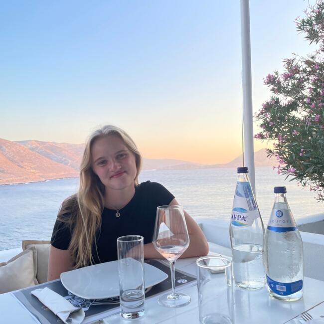 Babysitter in Orry-la-Ville: Joséphine