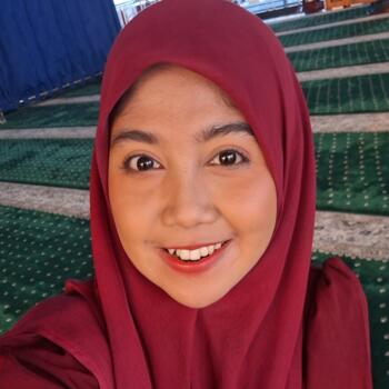 Pekerjaan nanny di Kota Bekasi: lowongan pekerjaan babysitter Fajriani