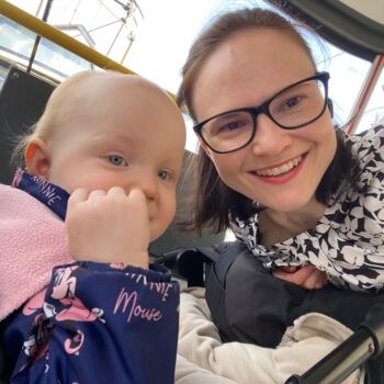 Babysitter Prague: Hana