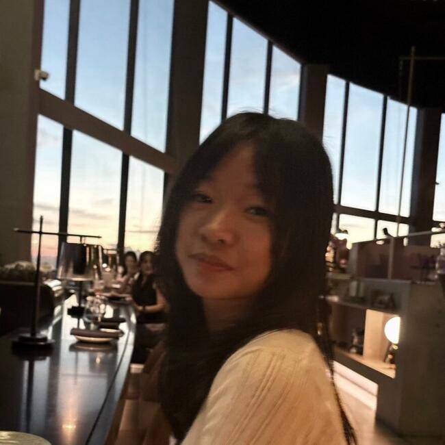 Babysitter in Singapore: Ariel