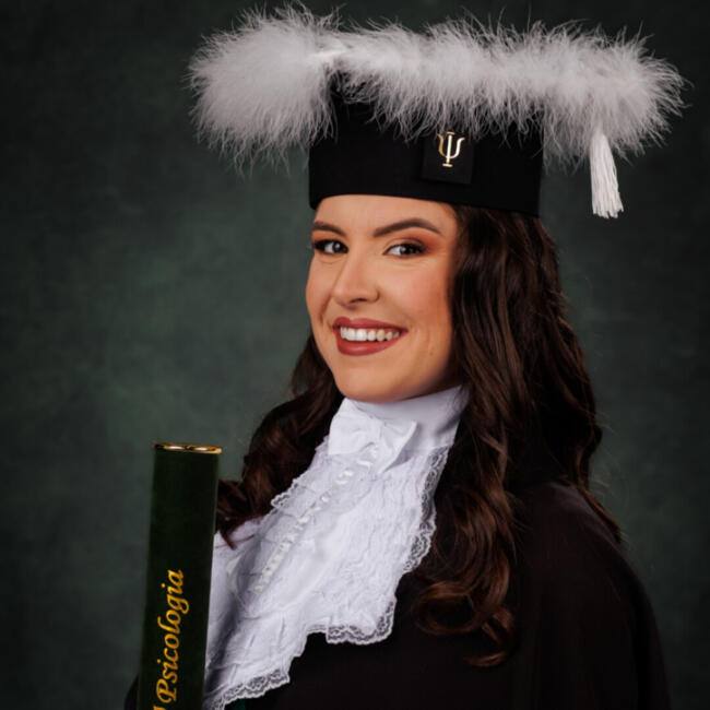 Babysitter in Viamão: Luana