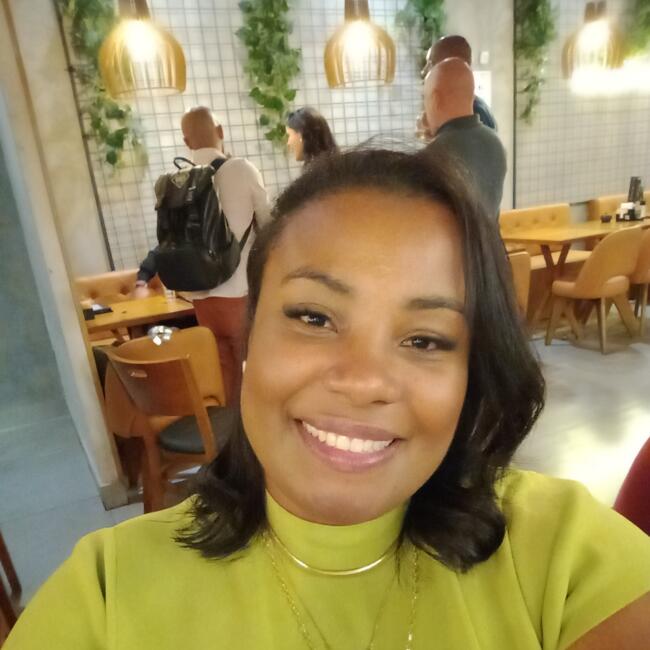 Babysitter in Suzano: Edna