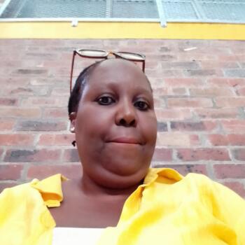 Babysitter in Cape Town: Buyiselwa