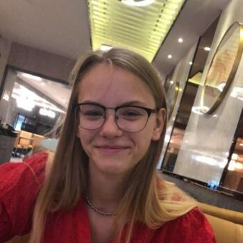 Babysitter in Meerbeke: Kiana