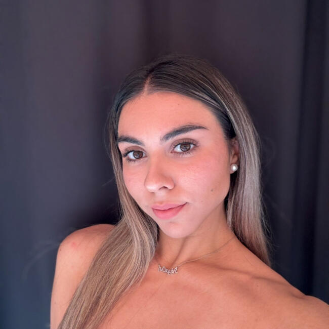 Babysitter στην περιοχή Πέραμα: Νεφέλη