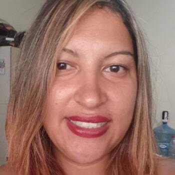 Babysitter in Betim: Nubia
