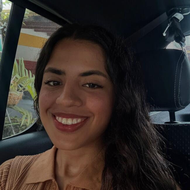 Canguro en Alcalá de Henares: Dina Liseth